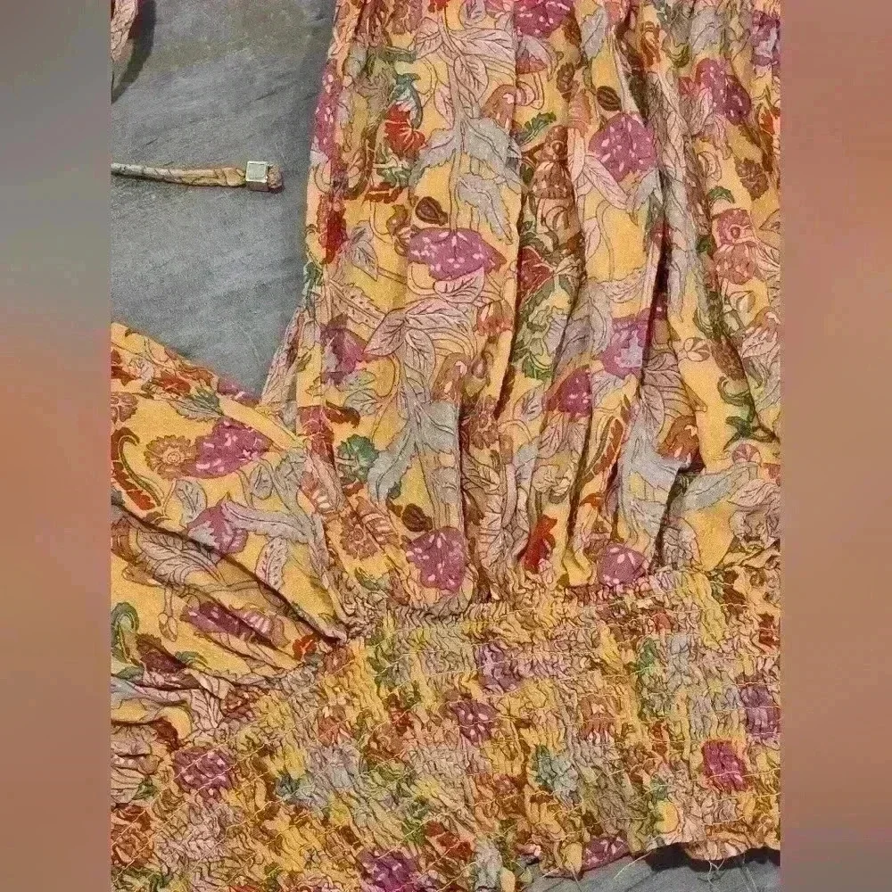 Cupakes and Cashmere Floral Blouse - Picture 5 of 7